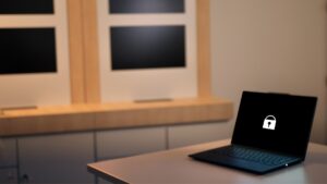 St's HPD can automatically detect when the user walks away to lock the system immediately