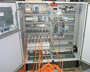 robots use motion control in smart factories