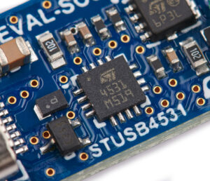 The actual STUSB4531 on the EVAL-SCS006V1