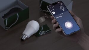 Using NFC commissioning to provision a smart light bulb
