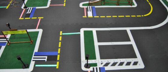 Teaching Embedded Systems with Roobopoli, a Smart City and a Smart Car That Comes in a Kit Teaching Embedded Systems with Roobopoli, a Smart City and a Smart Car That Comes in a Kit