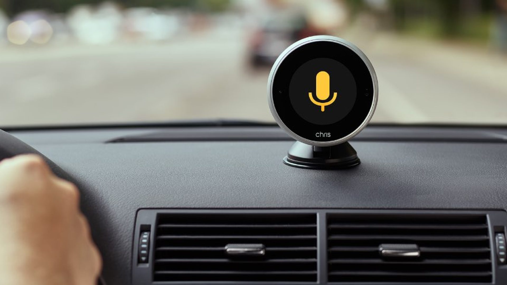 Chris-in-car-dashboard-driver-GUI-Voice-assistant-72dpi-Low-res.9c10bf6b16d64d819a68192898e79f1d