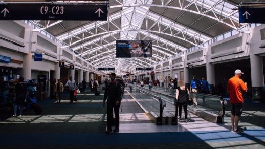 airport-arrival-building-1115358.a845b502cfc54610a729b38cdd7aa947-4